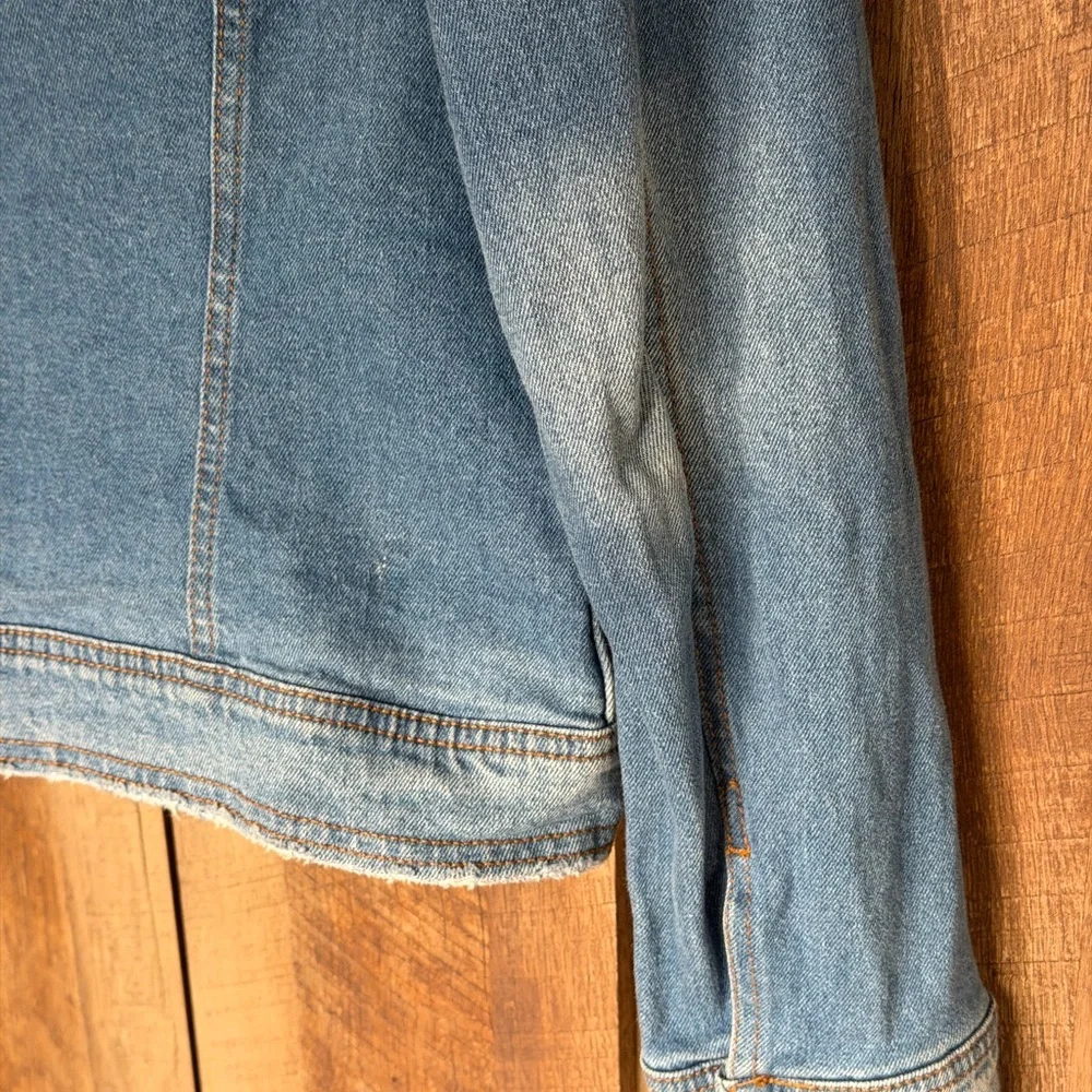 Universal Thread Classic Medium Blue Denim Jacket Size Small - Picture 10 of 12